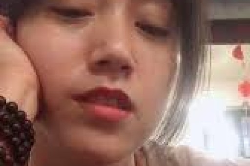 江疏影39岁凭“脚毛”上热搜背后藏着内娱对中年女星最大的傲慢 江疏影39岁凭“脚毛”上热搜背后藏着内娱对中年女星最大的傲慢