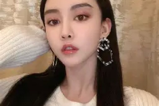 阿里敲钟人何宁宁:电商转型不是刻意的我想面包和精神兼得 阿里敲钟人何宁宁:电商转型不是刻意的我想面包和精神兼得