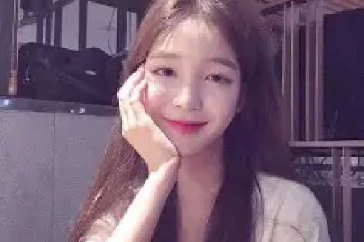 最近抖音火爆的网红被扒黑历史小编觉得抖音还是需要些正能量的东西